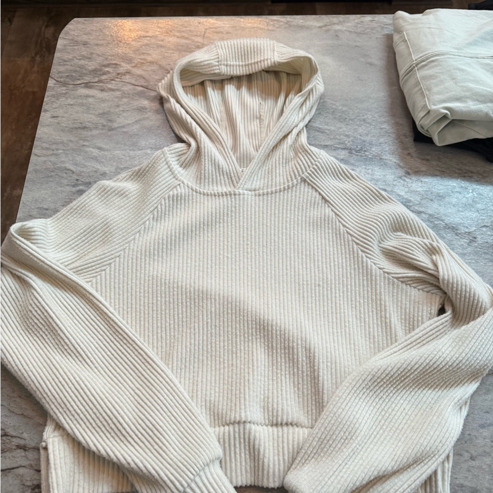 HALARA Cream Ribbed Hooded Sweater